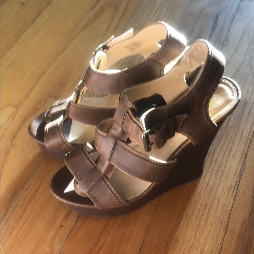 Summer wedges